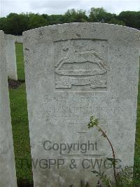 Etaples Military Cemetery - Stephenson, J H