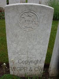 Etaples Military Cemetery - Stevens, T F