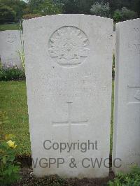 Etaples Military Cemetery - Stevens, William Dick