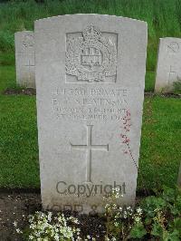 Etaples Military Cemetery - Stevenson, Edwin Thomas