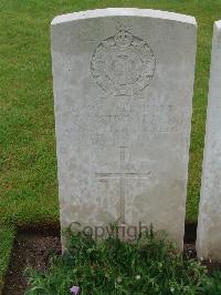 Etaples Military Cemetery - Stirrat, James Chisholm