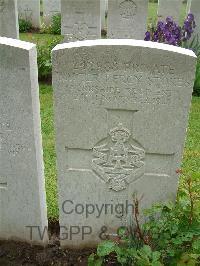 Etaples Military Cemetery - Stokes, Walter Percy