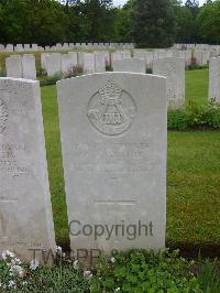 Etaples Military Cemetery - Stokoe, Frederick Almond