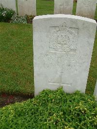 Etaples Military Cemetery - Stolworthy, Thomas