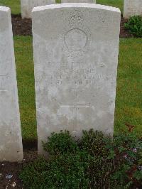 Etaples Military Cemetery - Stone, S G