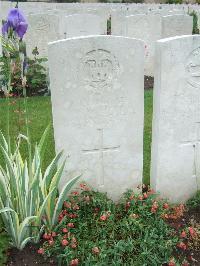 Etaples Military Cemetery - Stone, W W