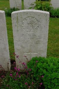 Etaples Military Cemetery - Strachan, John