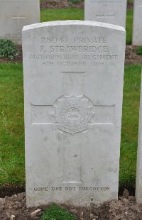 Etaples Military Cemetery - Strawbridge, Frank