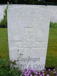 Etaples Military Cemetery - Strong, Cyril