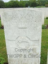 Etaples Military Cemetery - Stuart, Francis John