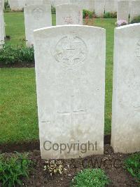 Etaples Military Cemetery - Stubbs, J E