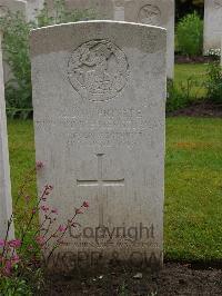 Etaples Military Cemetery - Sturman, Richard Stephen