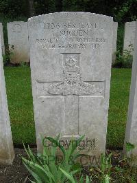 Etaples Military Cemetery - Sugden, L