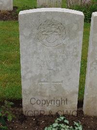 Etaples Military Cemetery - Summerton, S F G