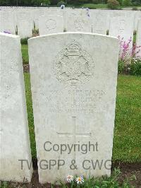 Etaples Military Cemetery - Surridge, William James