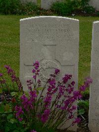Etaples Military Cemetery - Sutcliffe, William Henry