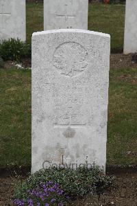 Etaples Military Cemetery - Suttie, James Harold