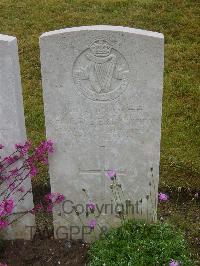 Etaples Military Cemetery - Sutton, Bert Robert
