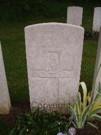 Etaples Military Cemetery - Sutton, Herbert