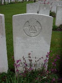 Etaples Military Cemetery - Swain, Henry James
