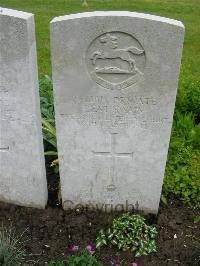 Etaples Military Cemetery - Swain, Levi