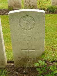 Etaples Military Cemetery - Swan, W