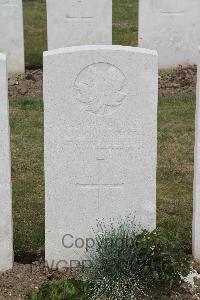 Etaples Military Cemetery - Swanson, J E