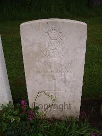 Etaples Military Cemetery - Swinton, J H