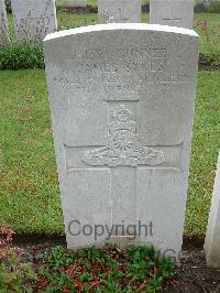 Etaples Military Cemetery - Sykes, James