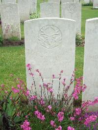 Etaples Military Cemetery - Sykes, Tatton