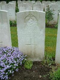 Etaples Military Cemetery - Tarbet, William