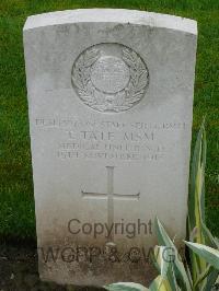 Etaples Military Cemetery - Tate, Thomas