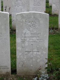 Etaples Military Cemetery - Taylor, Andrew Irvine