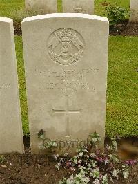 Etaples Military Cemetery - Taylor, C