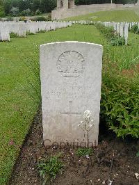 Etaples Military Cemetery - Taylor, George Henry