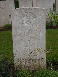Etaples Military Cemetery - Taylor, John Mark