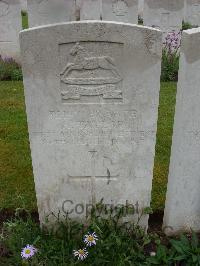 Etaples Military Cemetery - Taylor, H
