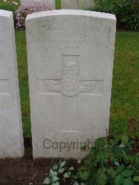 Etaples Military Cemetery - Taylor, Henry