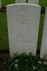 Etaples Military Cemetery - Taylor, Clarence Henry