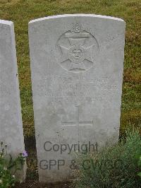 Etaples Military Cemetery - Taylor, John Morton