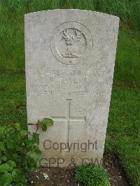 Etaples Military Cemetery - Taylor, Robert