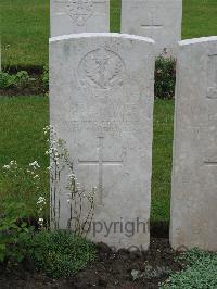 Etaples Military Cemetery - Taylor, Seth