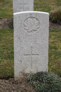 Etaples Military Cemetery - Taylor, W W