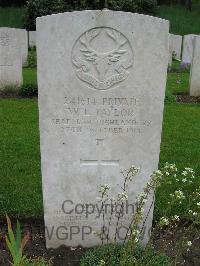 Etaples Military Cemetery - Taylor, William Livie