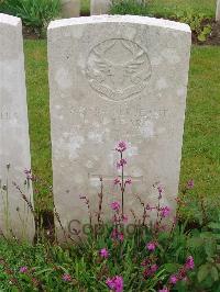 Etaples Military Cemetery - Teare, Frederick William