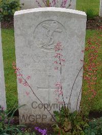 Etaples Military Cemetery - Tearney, Michael