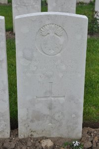 Etaples Military Cemetery - Templeton, P