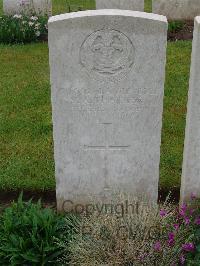 Etaples Military Cemetery - Thacker, Stanley Arthur
