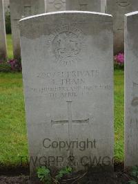 Etaples Military Cemetery - Thain, J