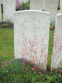 Etaples Military Cemetery - Thom, Charles